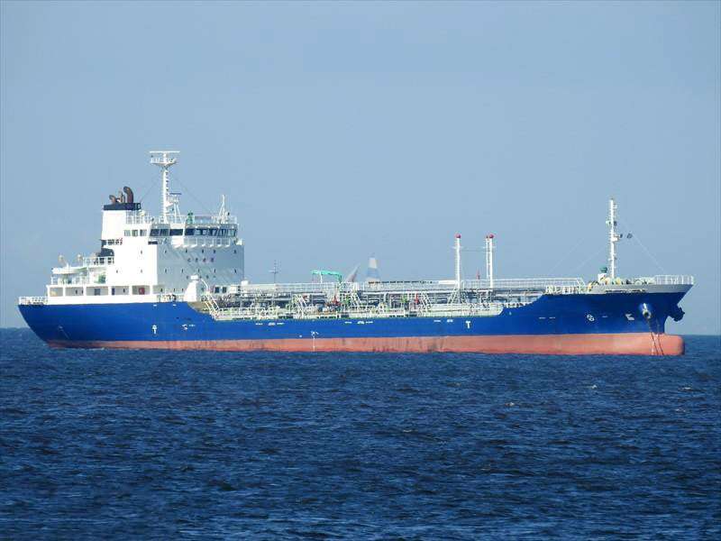 出售5486吨成品油船