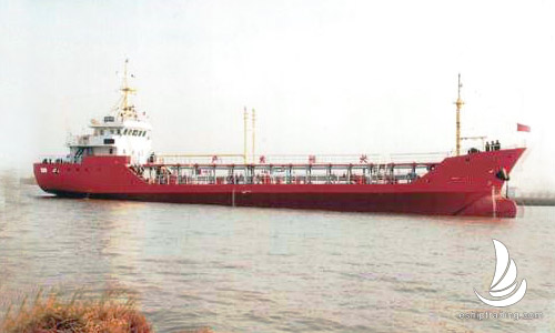 出售853吨成品油船