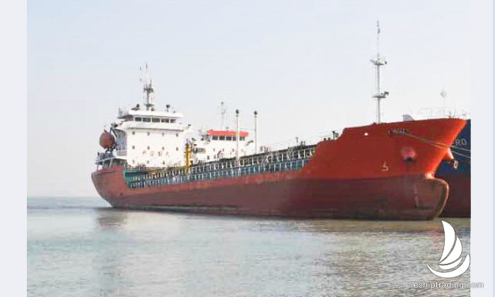 出售3690吨成品油船