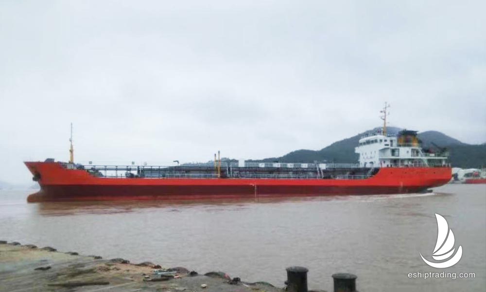 出售4817吨成品油船