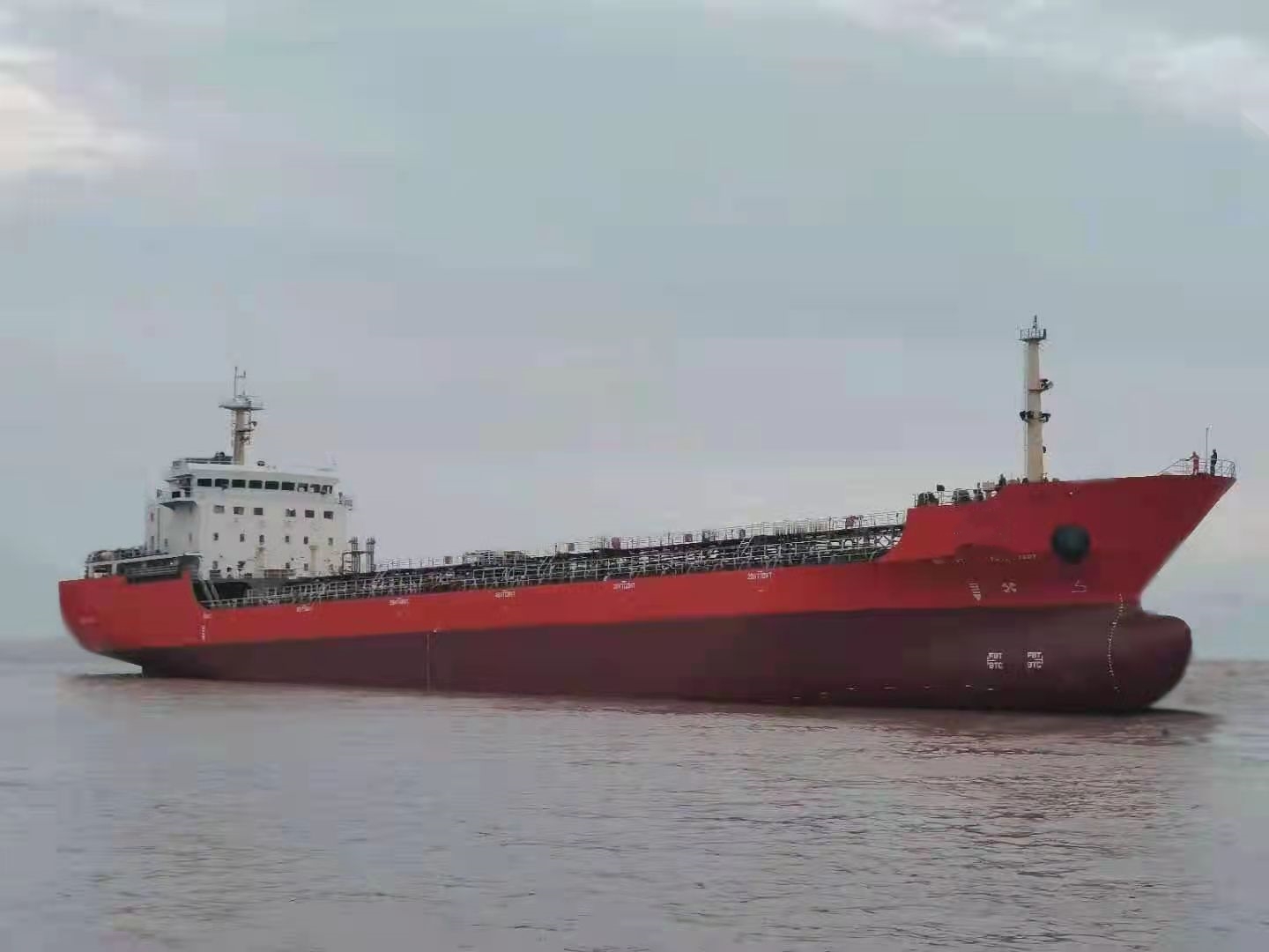 出售10000吨成品油船