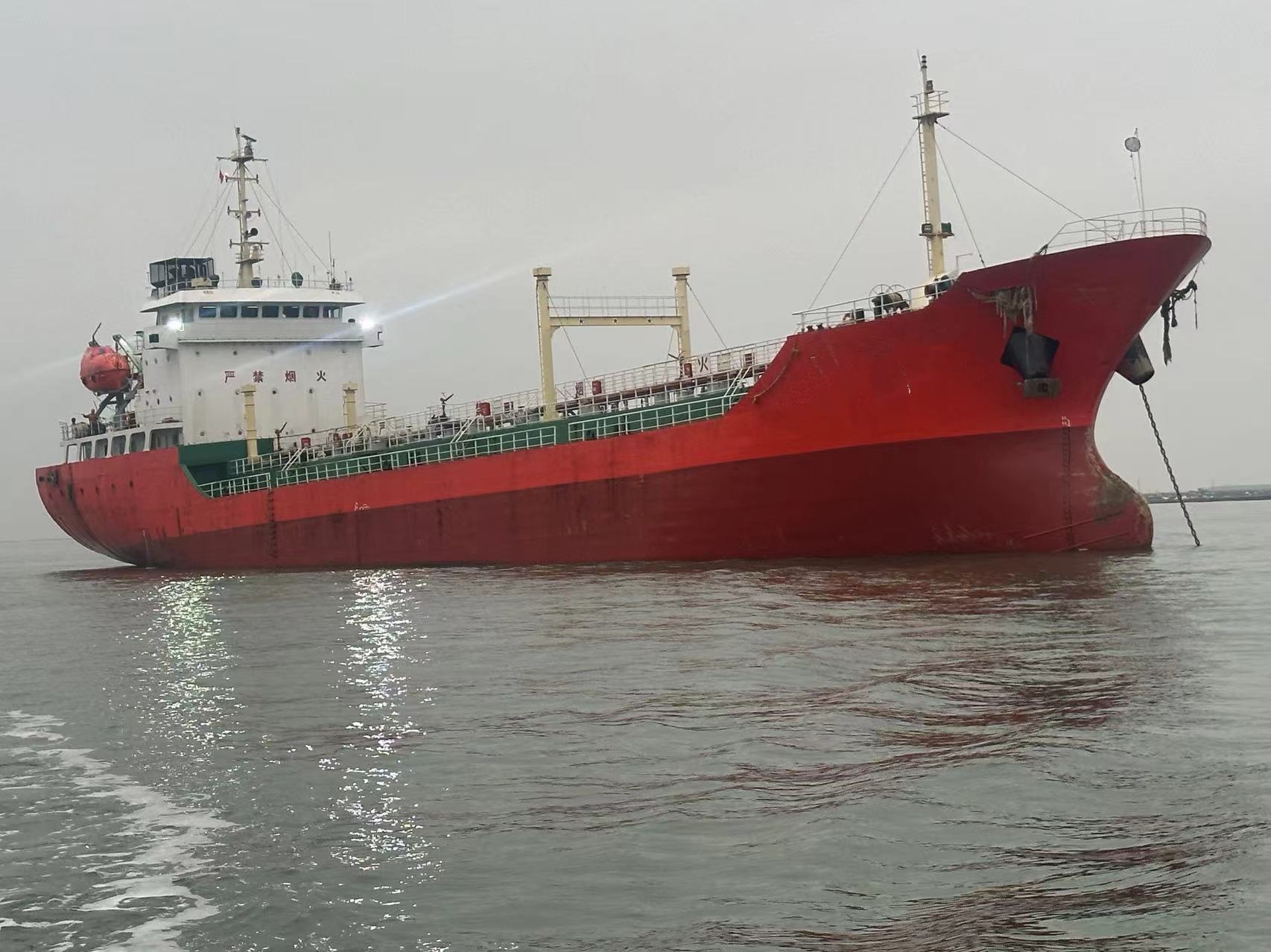 出售4770吨成品油船