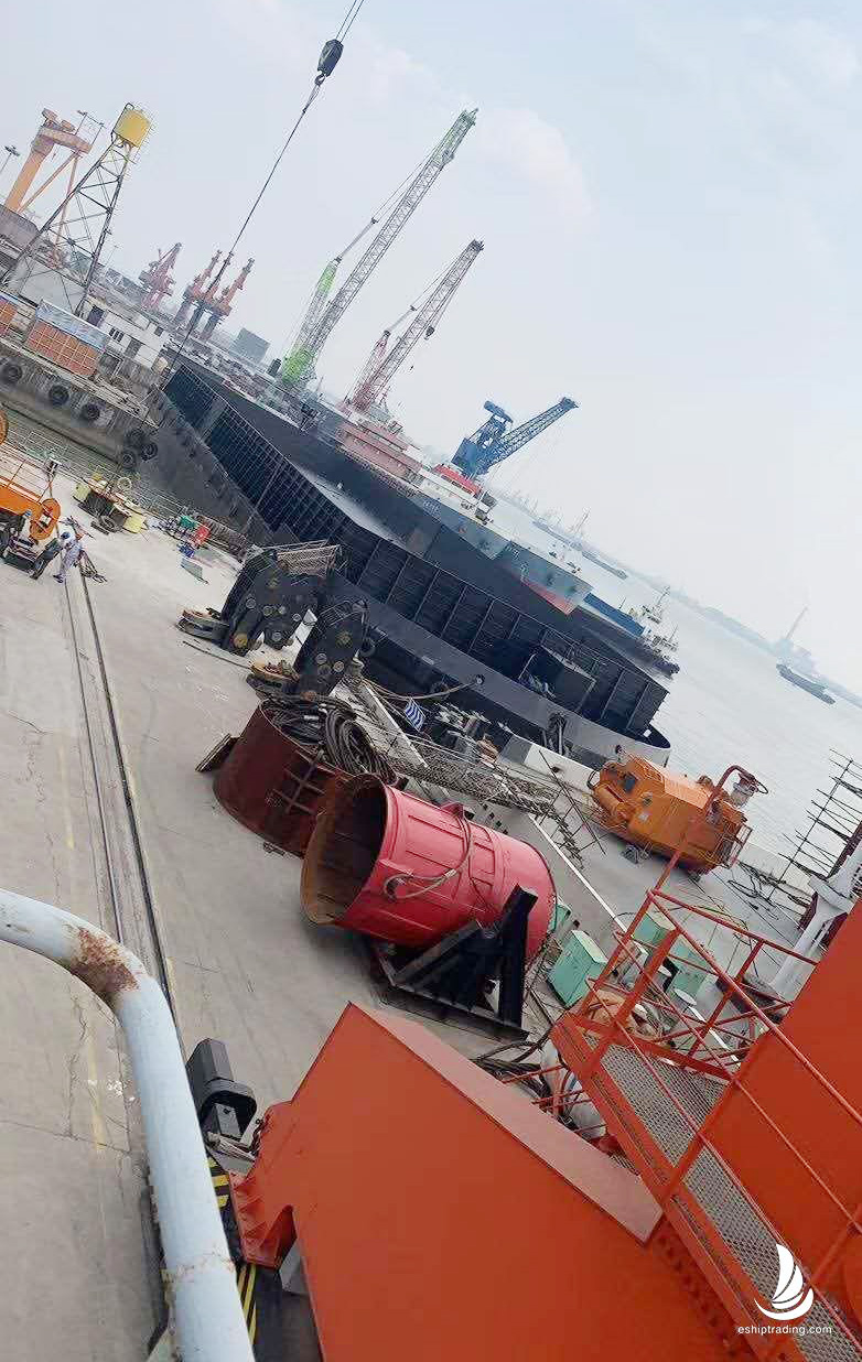 出售8000吨无动力驳船