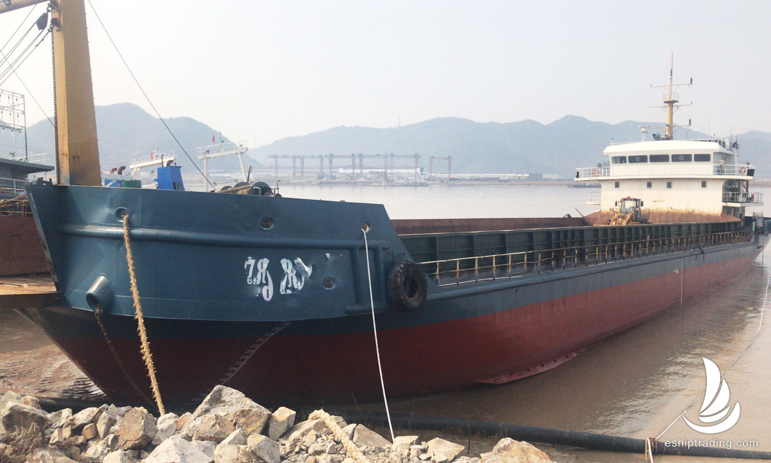 出售3200吨甲板驳