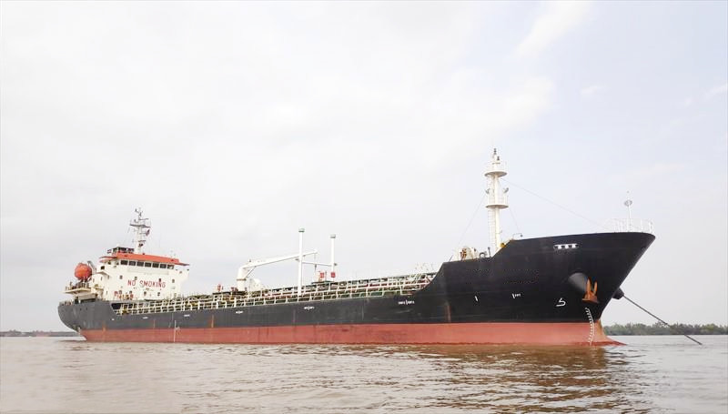 出售5900吨沥青船