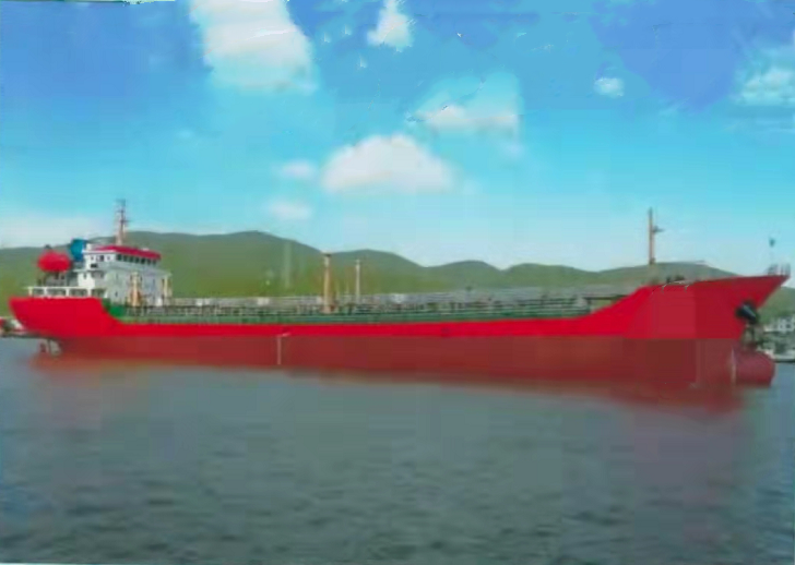 出售4600吨成品油船