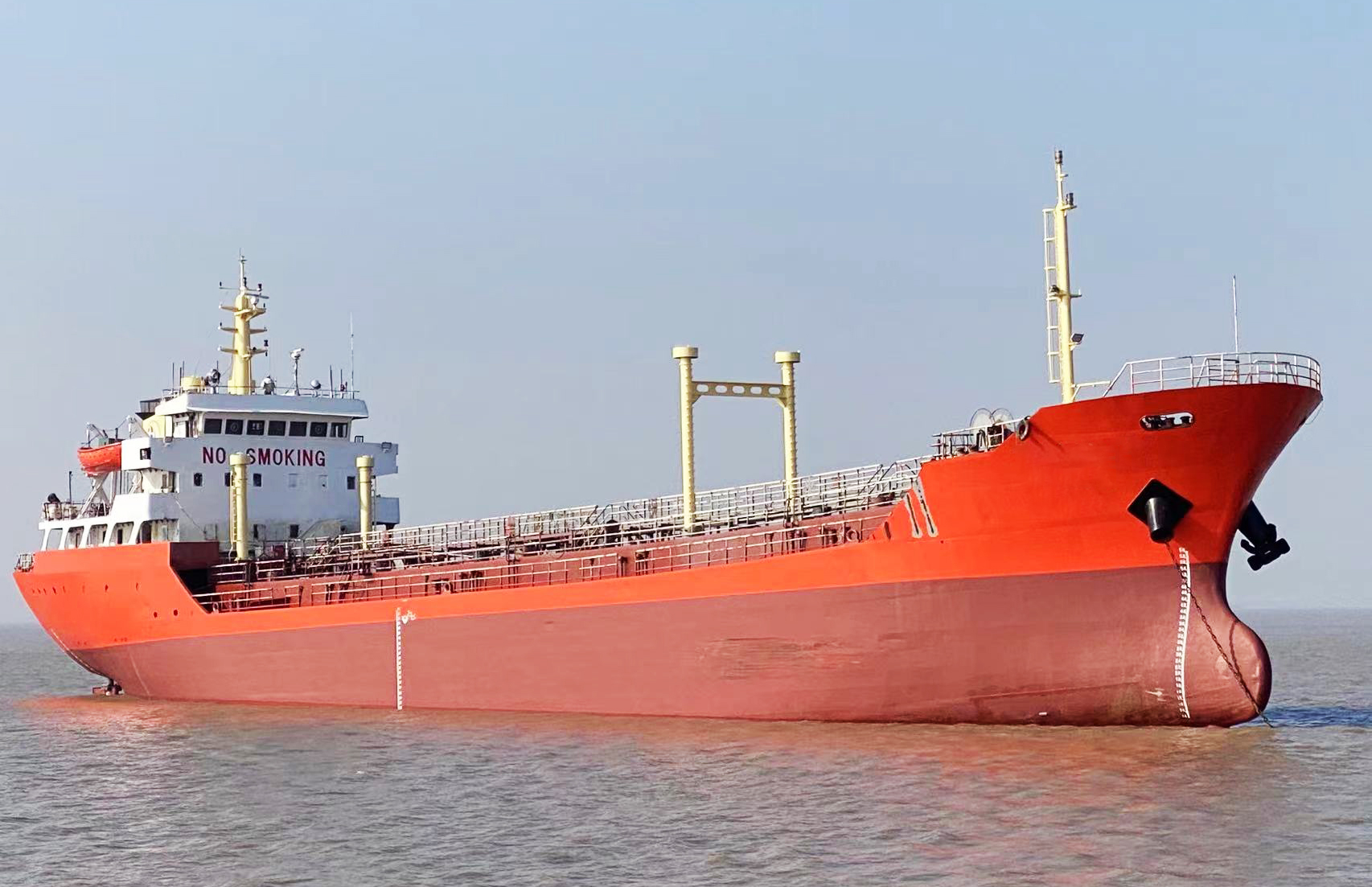 出售3357吨成品油船