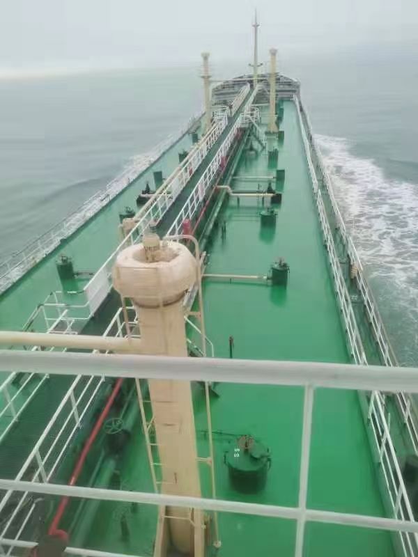 出售9300吨成品油船