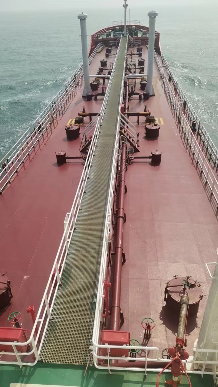 出售6613吨成品油船