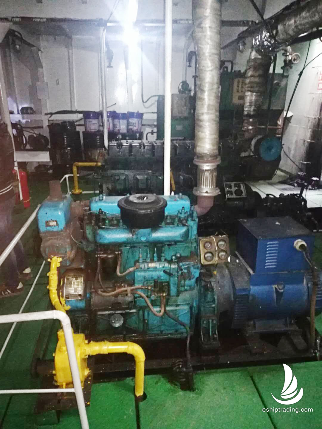 出售1079吨甲板驳