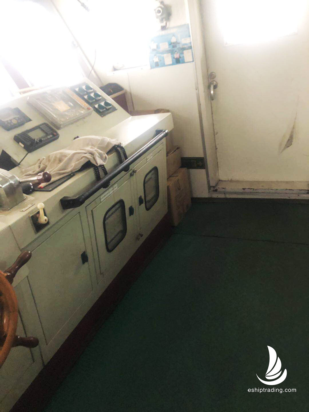 出售896吨成品油船