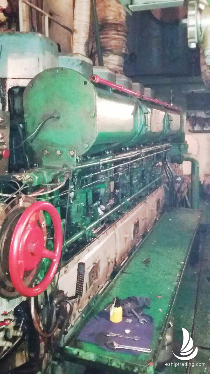 出售2342吨加油船