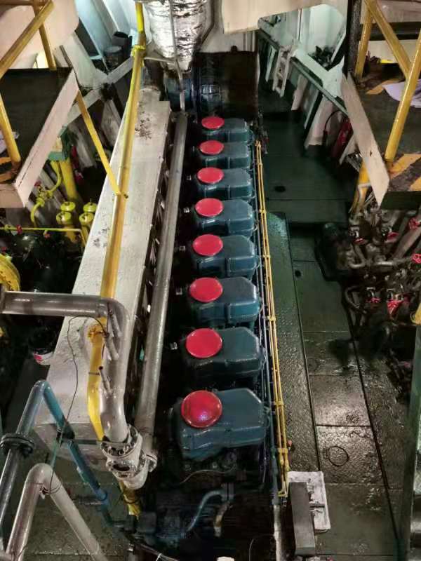 出售2388吨成品油船