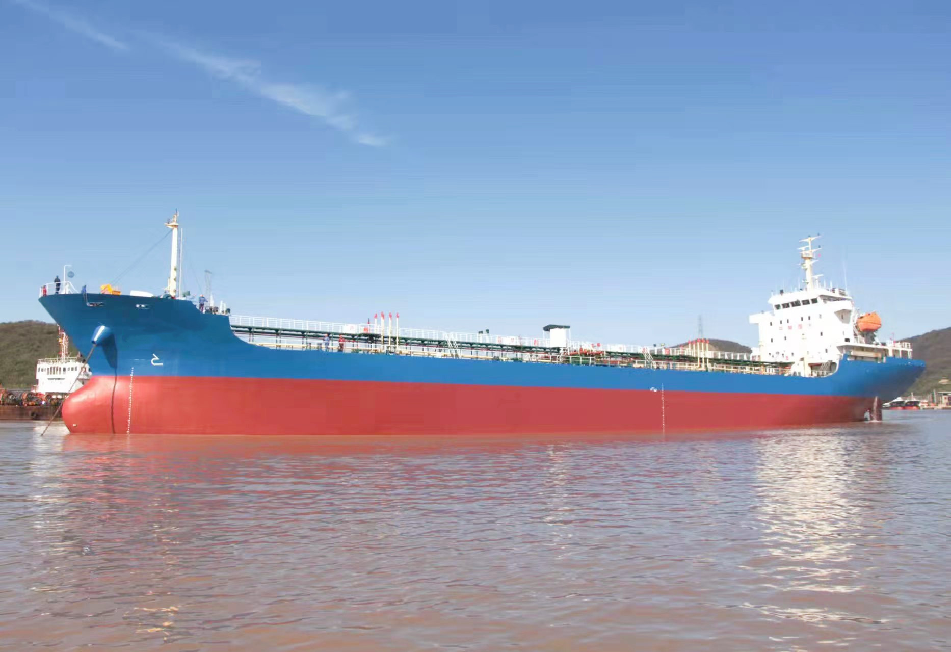 出售8550吨成品油船
