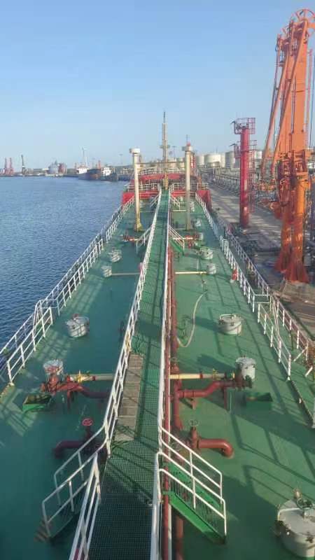出售3357吨成品油船