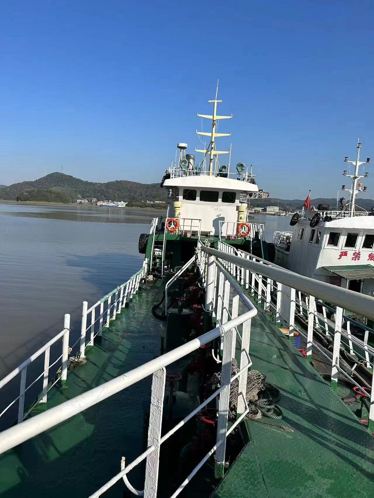 出售306吨加油船
