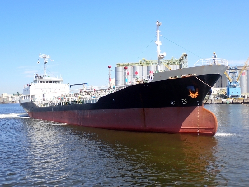 出售2900吨成品油船