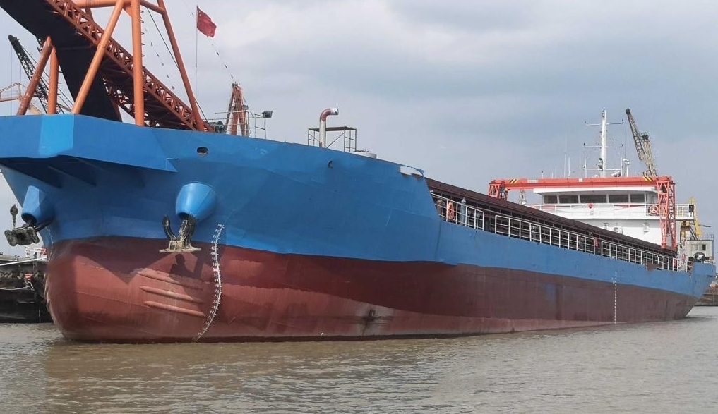 出售4200吨自卸砂船