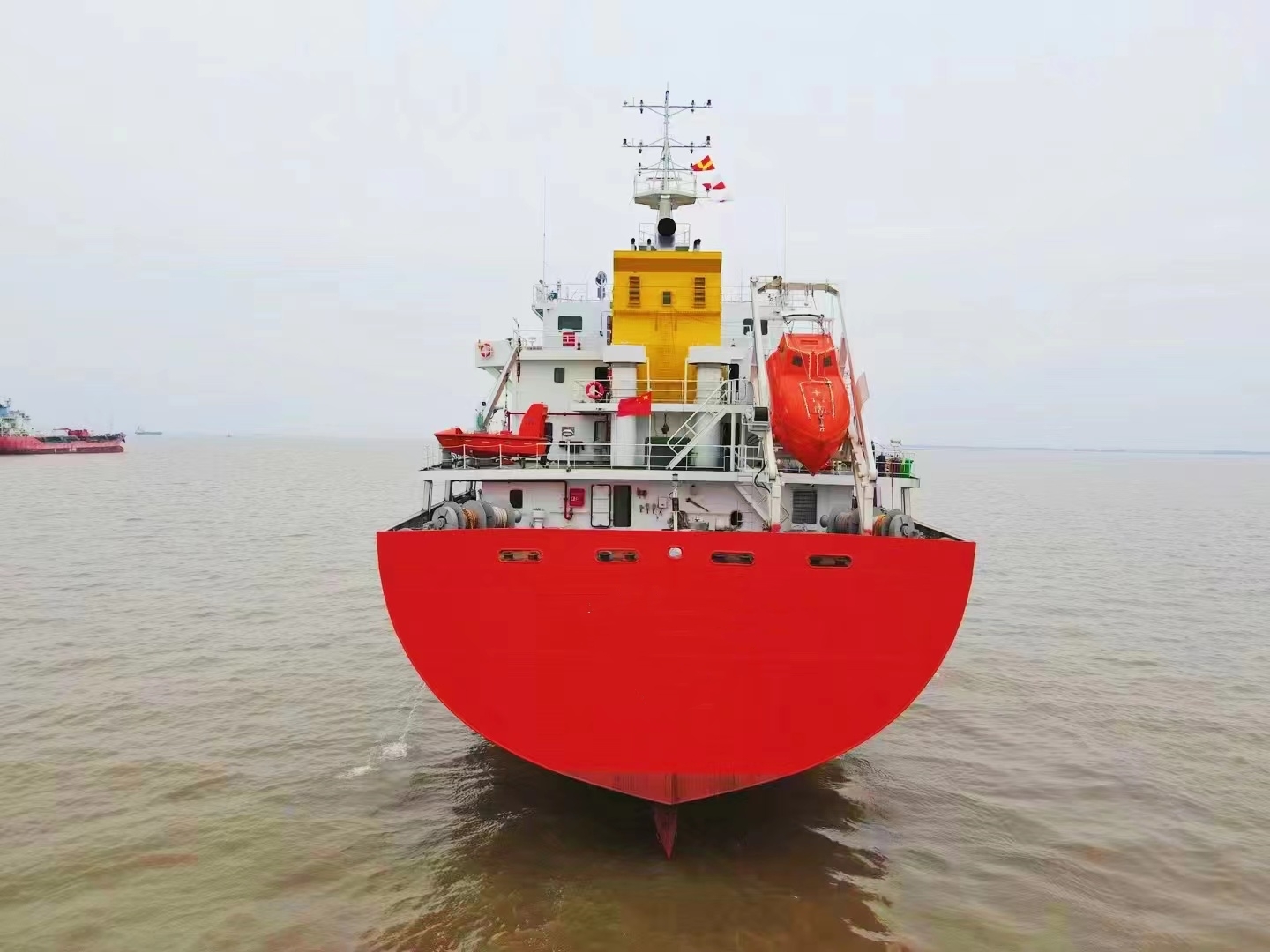 出售12500吨成品油船