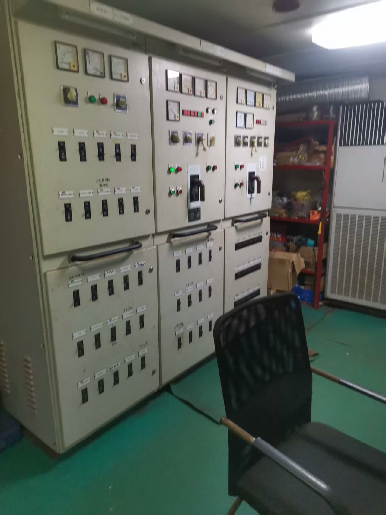 出售717吨成品油船