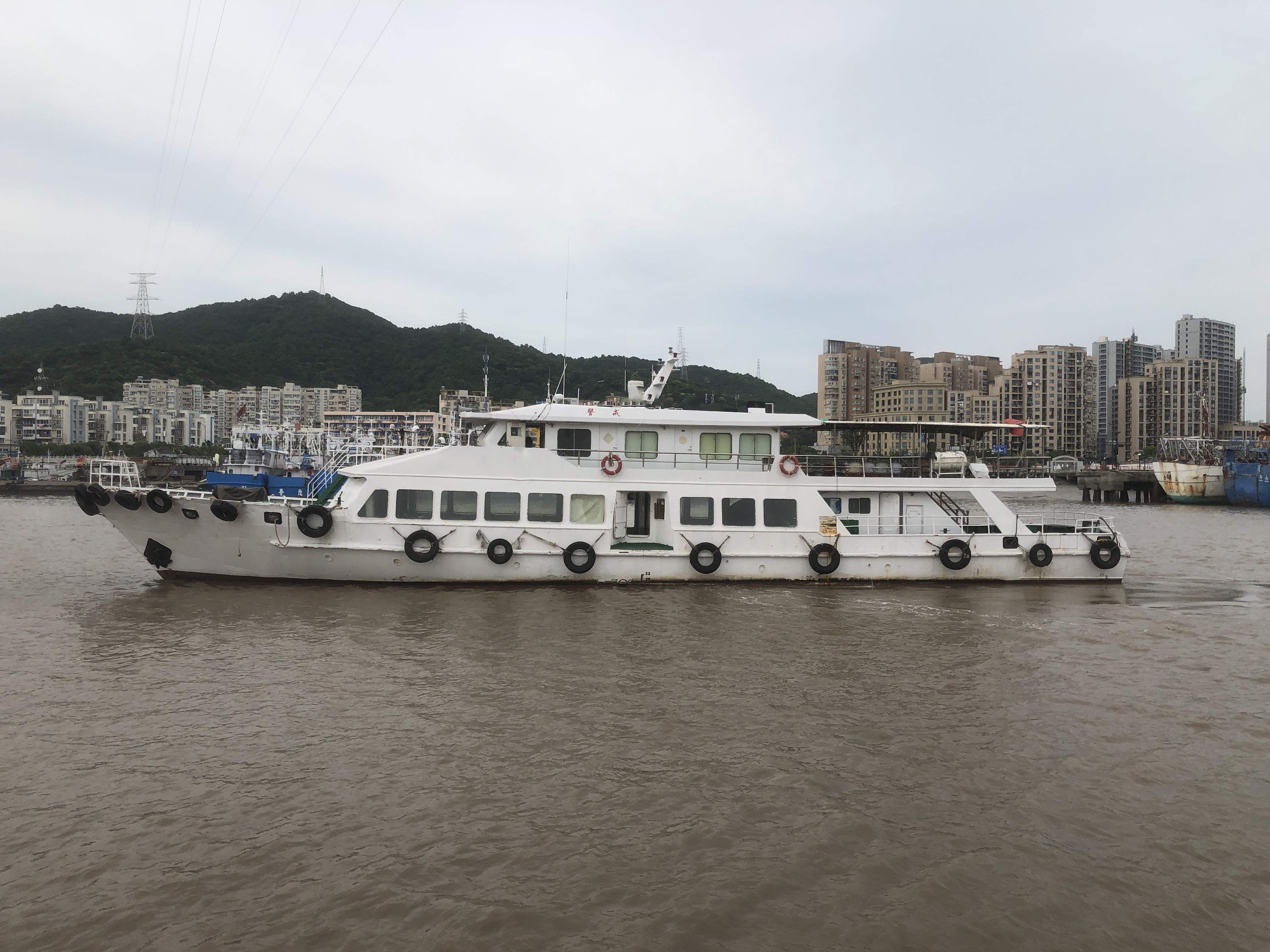 出售36.7米交通船