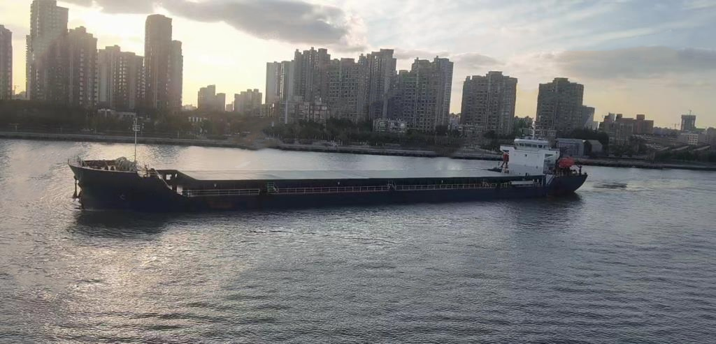 出售16000吨散货船