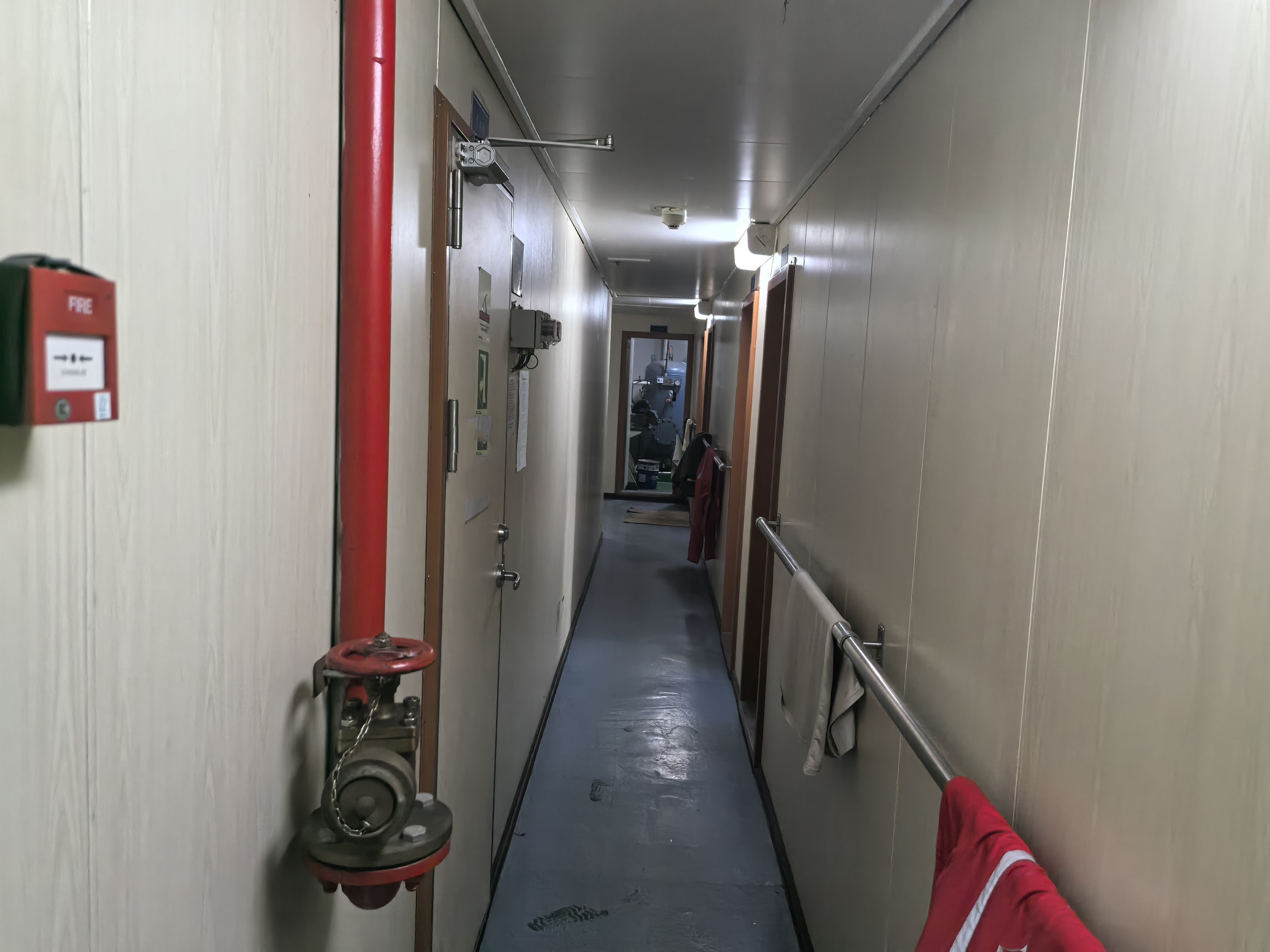 出售4450吨成品油船