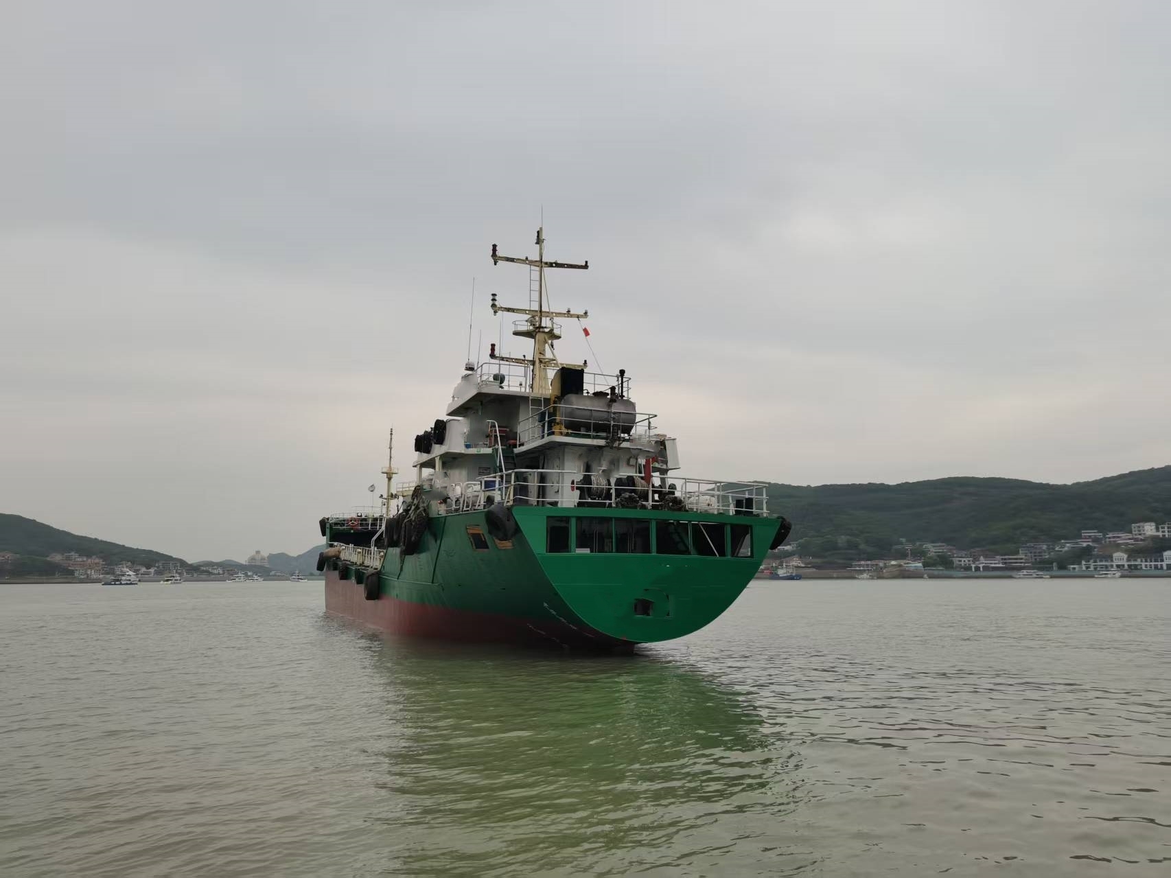 出售875吨加油船
