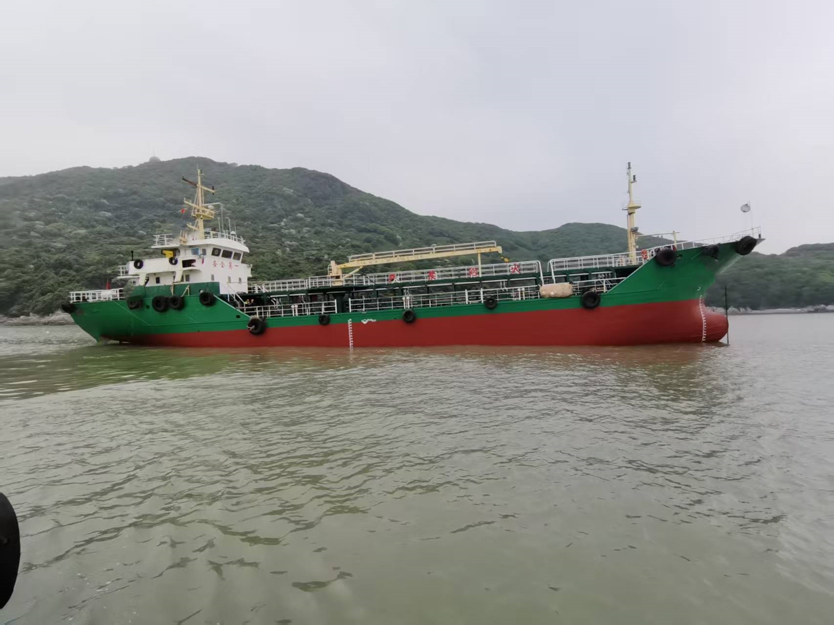 出售875吨加油船