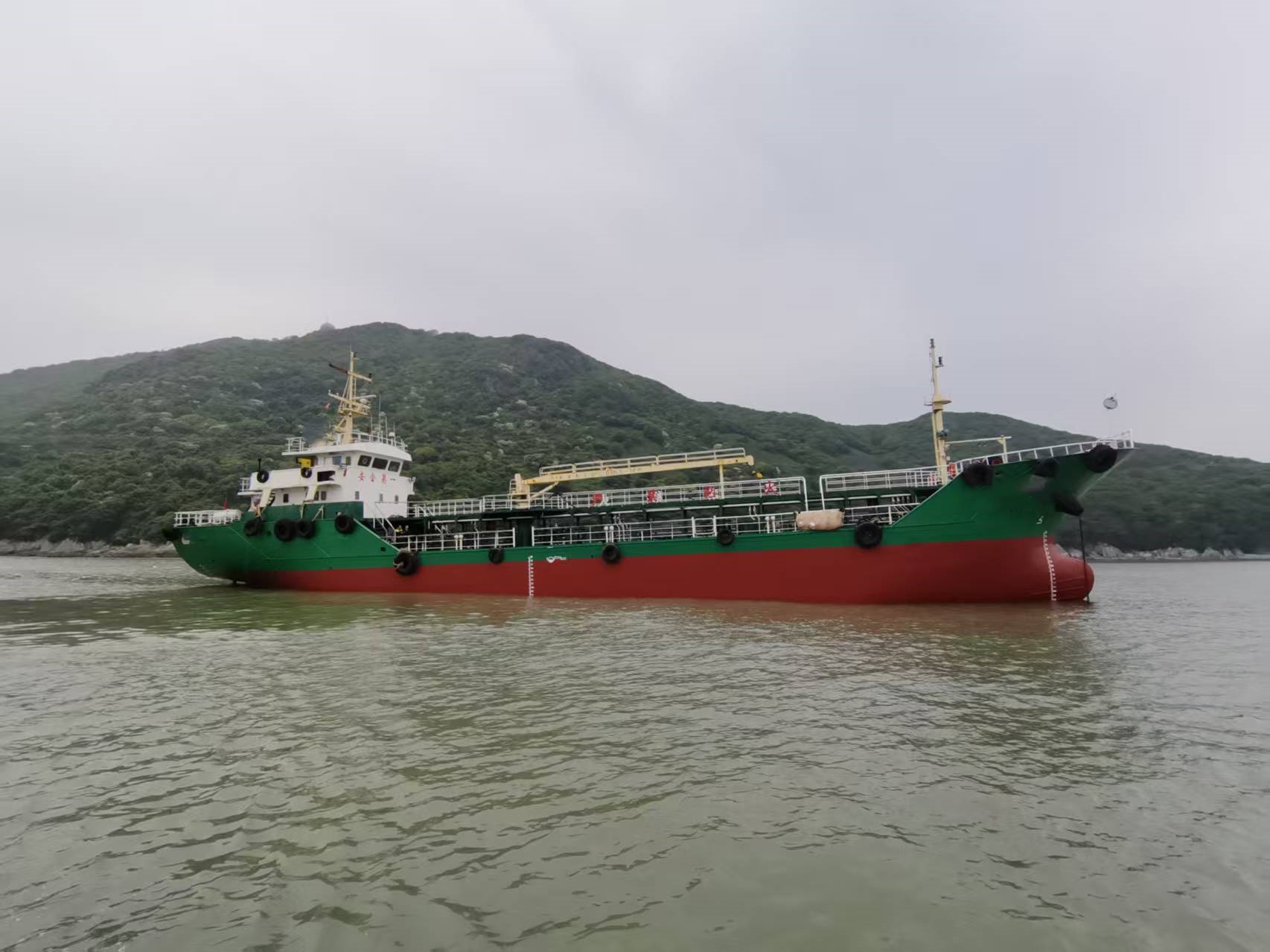 出售875吨加油船
